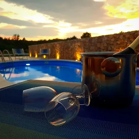 Vila Murvenica *